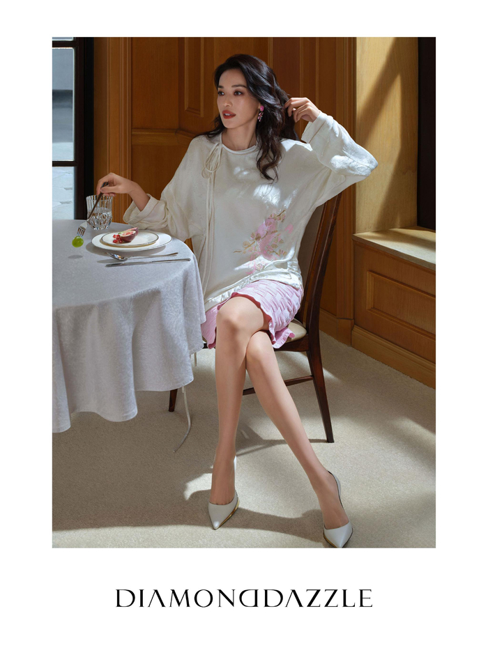 地素時尚集團發布全新春季廣告大片 感觸春之韻律，浸潤靈動之美